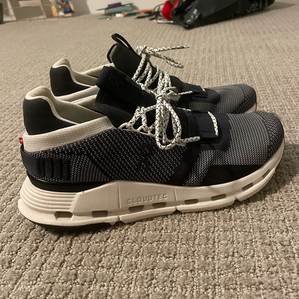 On cloud running shoes - Cloudnova